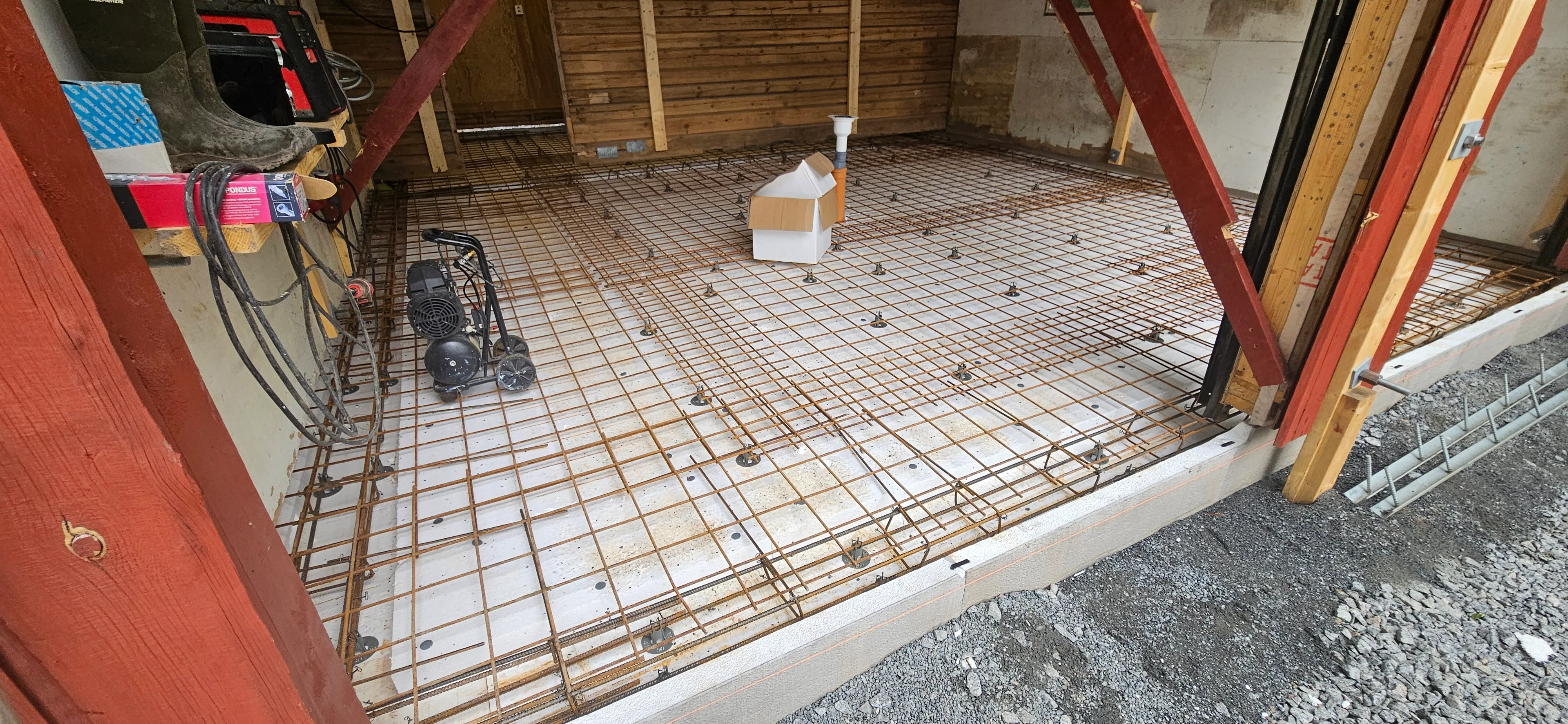 Golvvärmesystem under installation