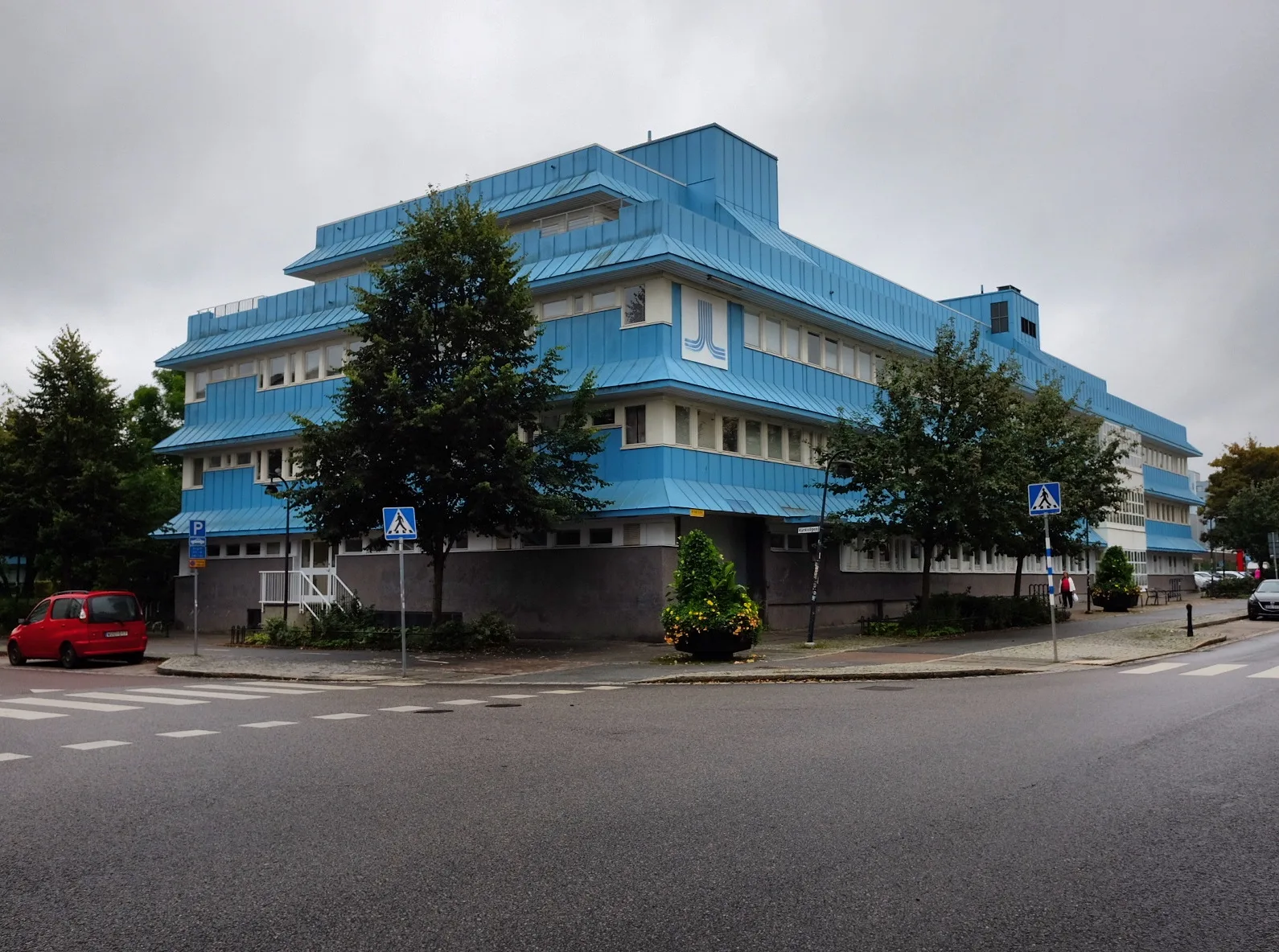 Upplands Väsby - Vårdcentral på Dragonvägen i Upplands Väsby centrum.
